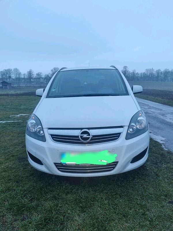Weiß Gebraucht 2013 Opel Zafira Van / Kleinbus | 3.200 € (Guter Preis) - Bild 1/4