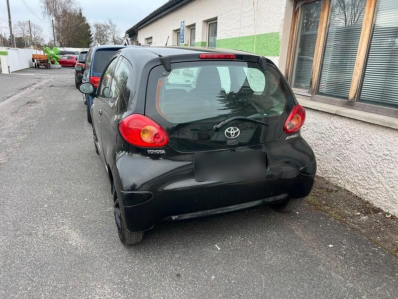 Gebraucht Toyota Aygo 68 PS (50 kW) 2008 Schwarz Kleinwagen