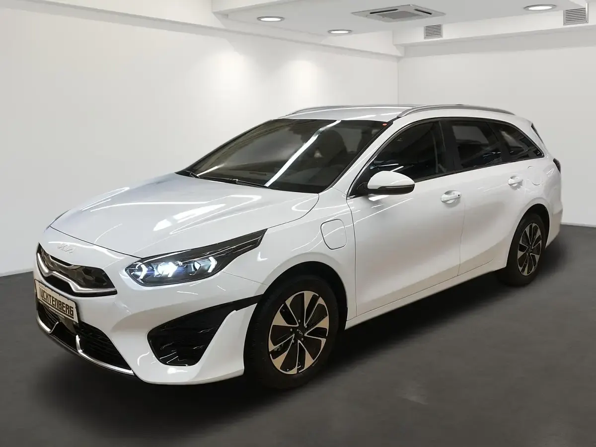 Gebraucht Kia Ceed Sportswagon Vision 141 PS (103 kW) 2022 Weiß Kombi