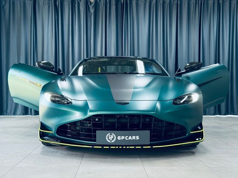 Gebraucht Aston Martin V8 Vantage 534 PS (392 kW) 2022 Grün Coupé