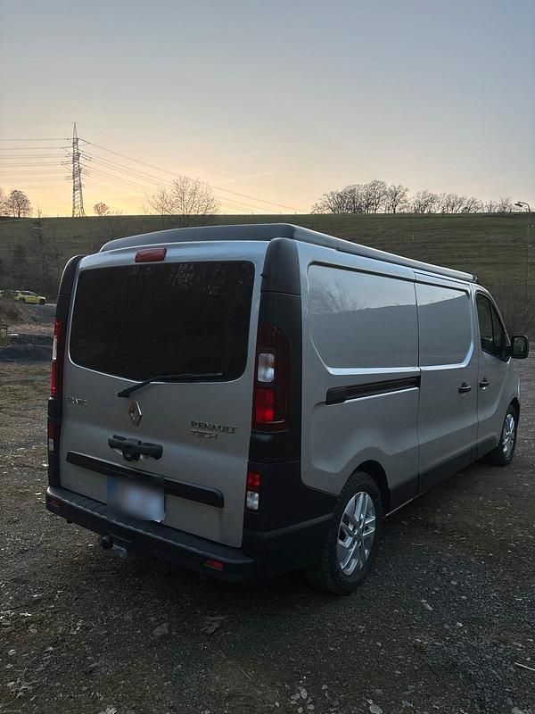 Gebraucht Renault Trafic 125 PS (91 kW) 2017 Silber Van / Kleinbus