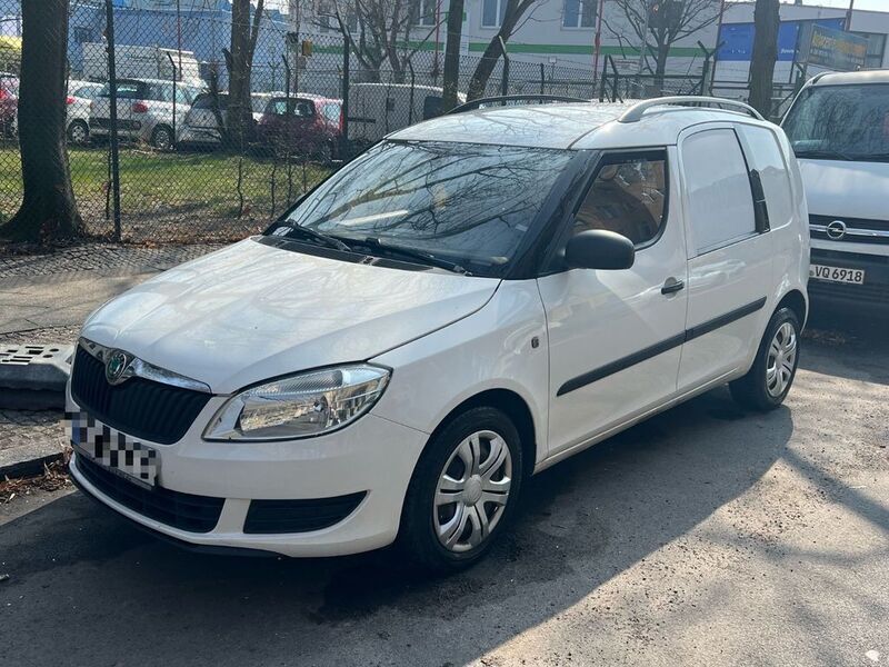 Weiß Gebraucht 2010 Skoda Roomster Kombi | 2.999 € (Fairer Preis) - Bild 1/4