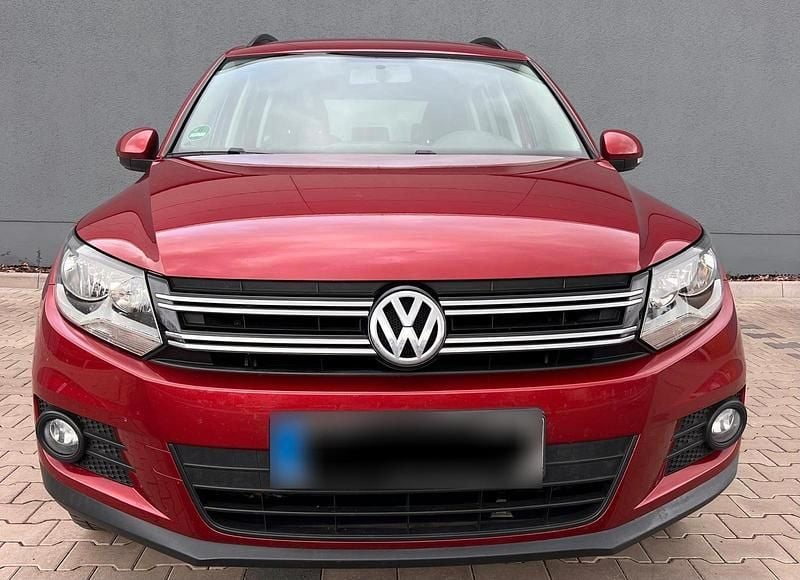Gebraucht VW Tiguan 122 PS (89 kW) 2013 Rot SUV