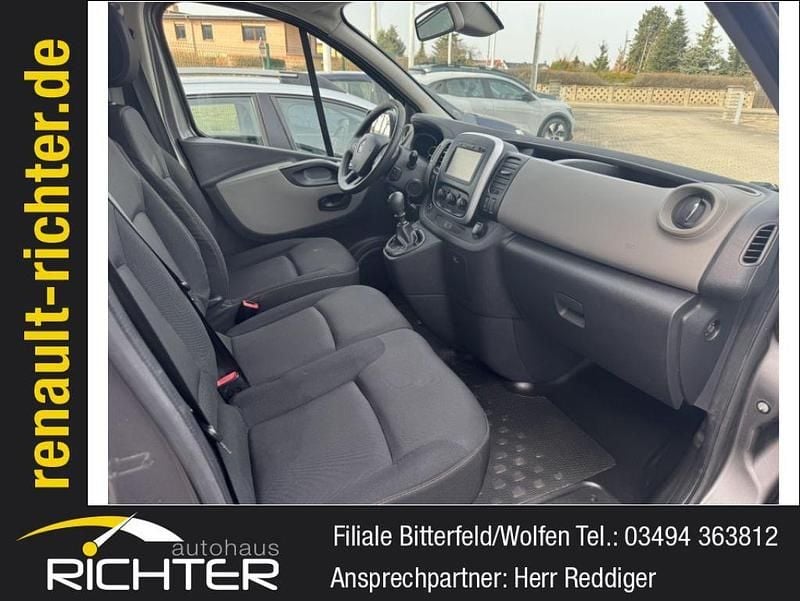 Gebraucht Renault Trafic Expression 145 PS (106 kW) 2016 Grau Van / Kleinbus