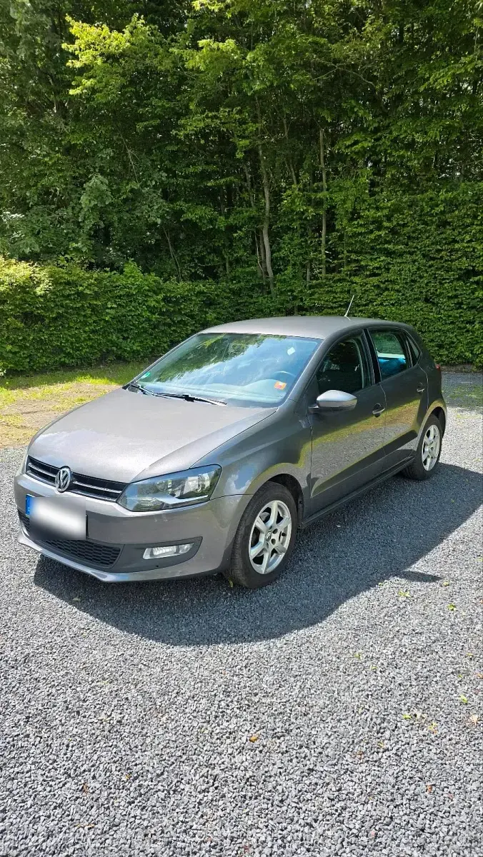 Gebraucht VW Polo Comfortline 90 PS (66 kW) 2013 Grau Kleinwagen