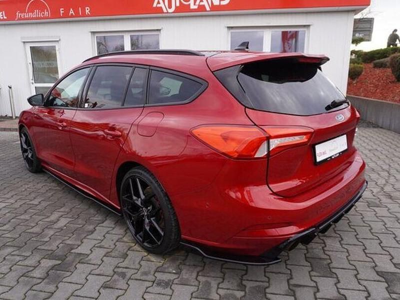 Gebraucht Ford Focus ST 280 PS (205 kW) 2022 Rot Limousine