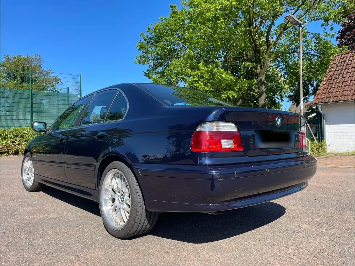 Gebraucht BMW 525 Lifestyle 192 PS (141 kW) 2003 Blau Limousine