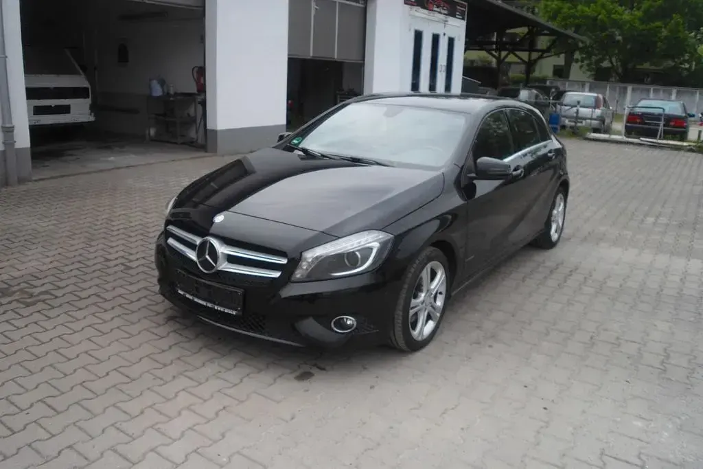 Gebraucht Mercedes A200 156 PS (114 kW) 2013 Schwarz Limousine