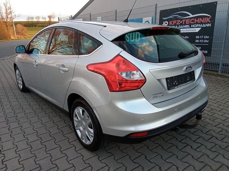 Gebraucht Ford Focus Titanium 140 PS (102 kW) 2014 Silber Limousine
