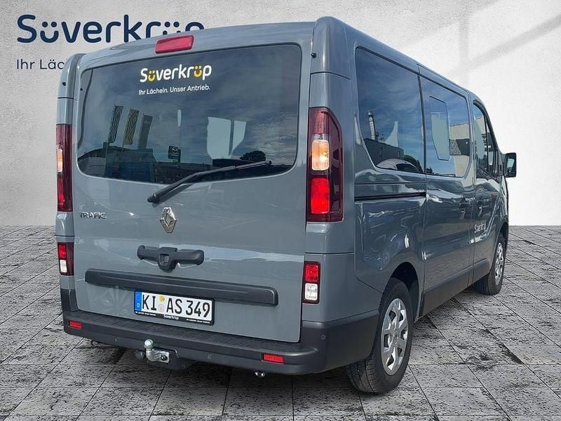 Gebraucht Renault Trafic Life 150 PS (110 kW) 2024 Grau Van / Kleinbus