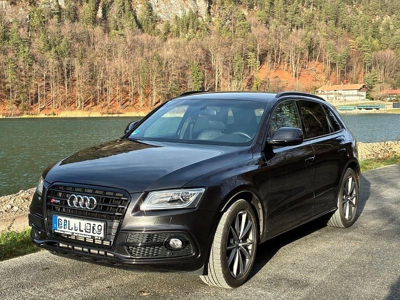 Grau Gebraucht 2016 Audi SQ5 Competition SUV | 31.500 € (Teuer) - Bild 1/4