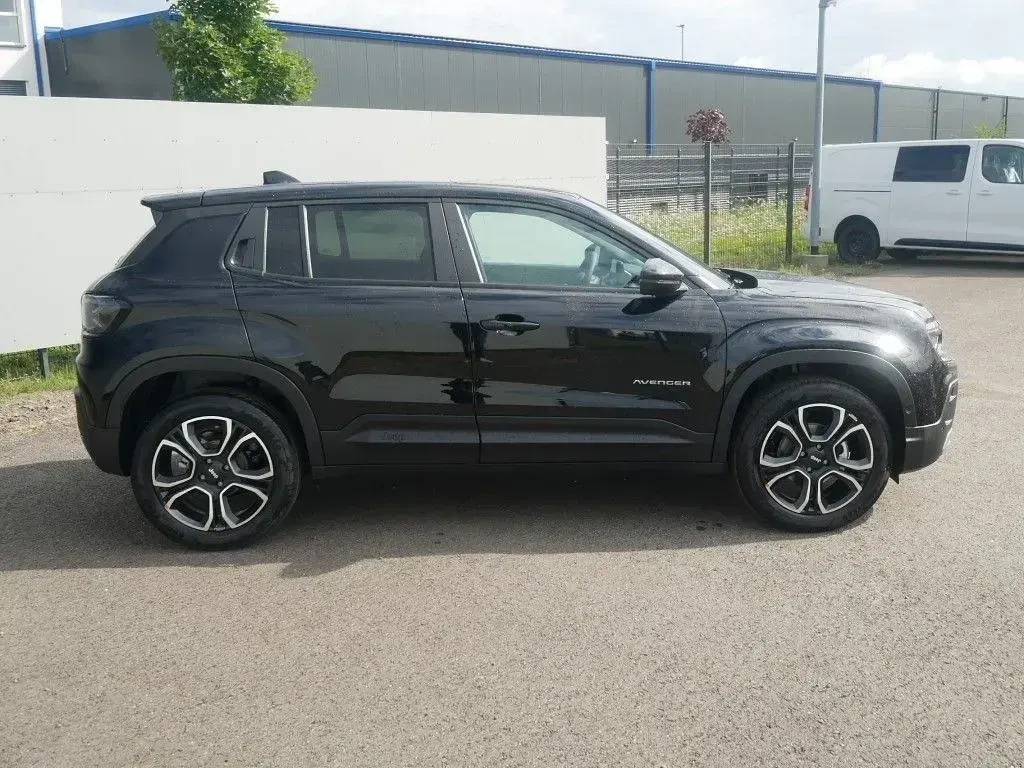 Neu Jeep Avenger Summit 101 PS (74 kW) 2025 Schwarz SUV