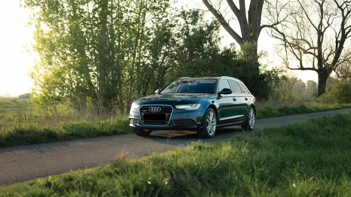 Używany Audi A6 Ambiente 272 KM (200 kW) 2014 Niebieski Kombi