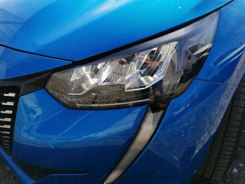 Gebraucht Peugeot 208 Allure 101 PS (74 kW) 2022 Lackierung vertigoblau Kleinwagen