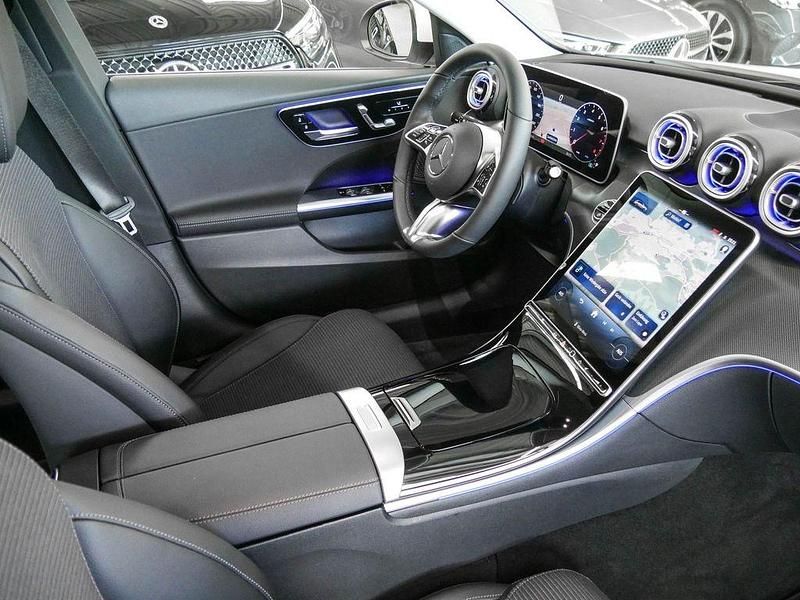 Gebraucht Mercedes C180 Avantgarde 170 PS (125 kW) 2024 Weiß Kombi