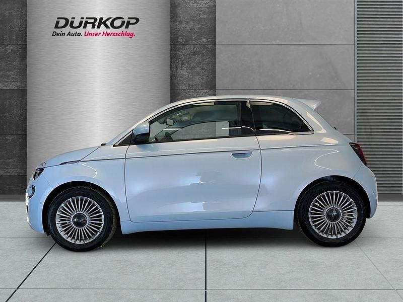 Gebraucht Fiat 500e Tech 69 kW (95 PS) 2023 Himmel blau Kleinwagen
