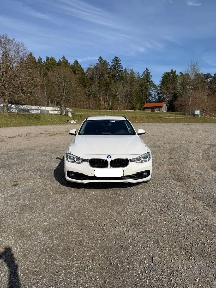 Gebraucht BMW 330 Advantage 258 PS (189 kW) 2018 Weiß Kombi