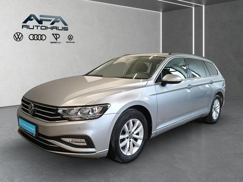 Gebraucht VW Passat Business 150 PS (110 kW) 2023 Silber Kombi