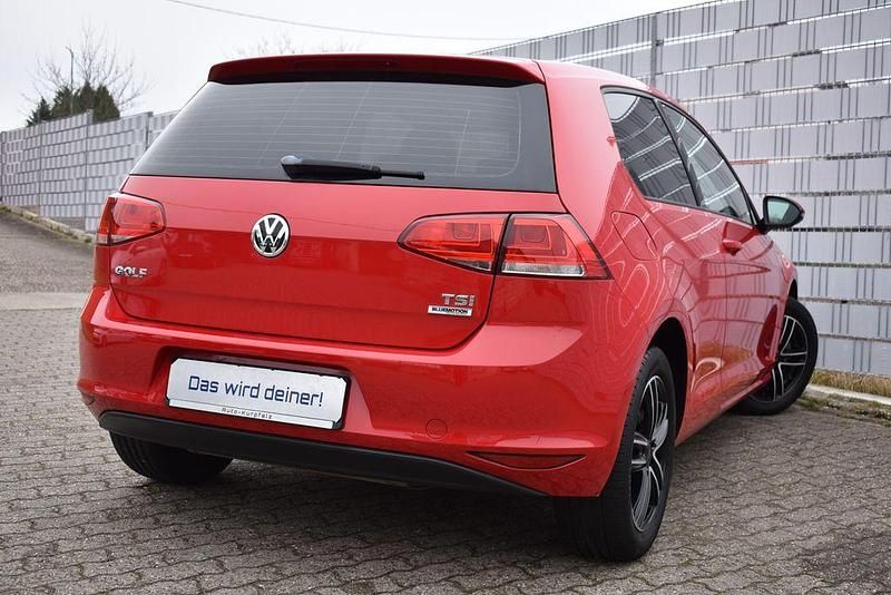 Gebraucht VW Golf VII Trendline 86 PS (63 kW) 2014 Rot Kleinwagen
