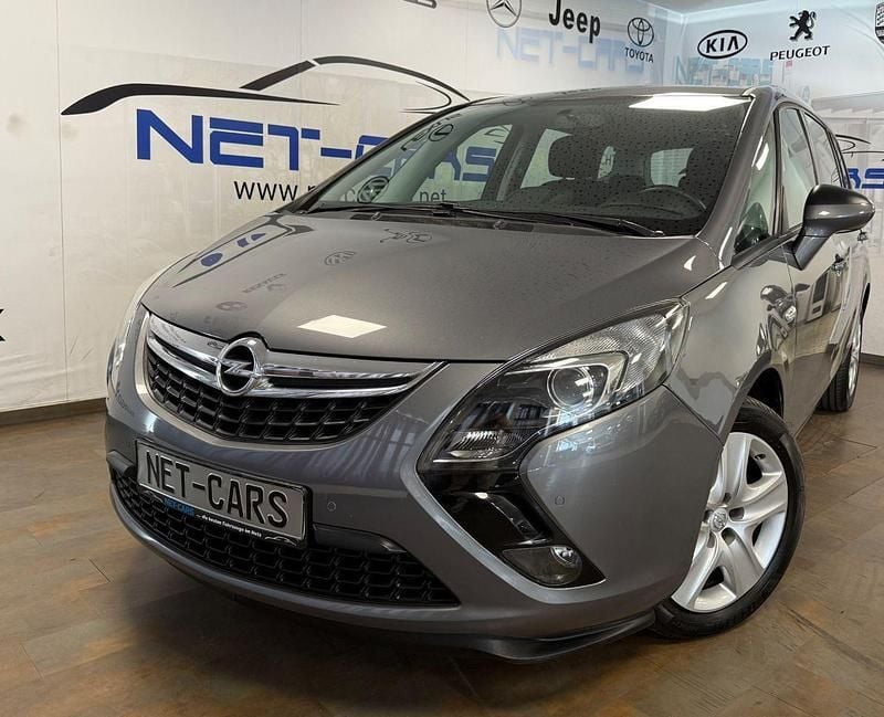Grau Gebraucht 2016 Opel Zafira Tourer Van / Kleinbus | 7.950 € (Guter Preis) - Bild 1/3
