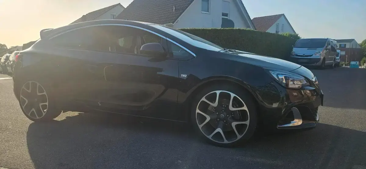 Gebraucht Opel Astra GTC OPC 280 PS (205 kW) 2013 Schwarz