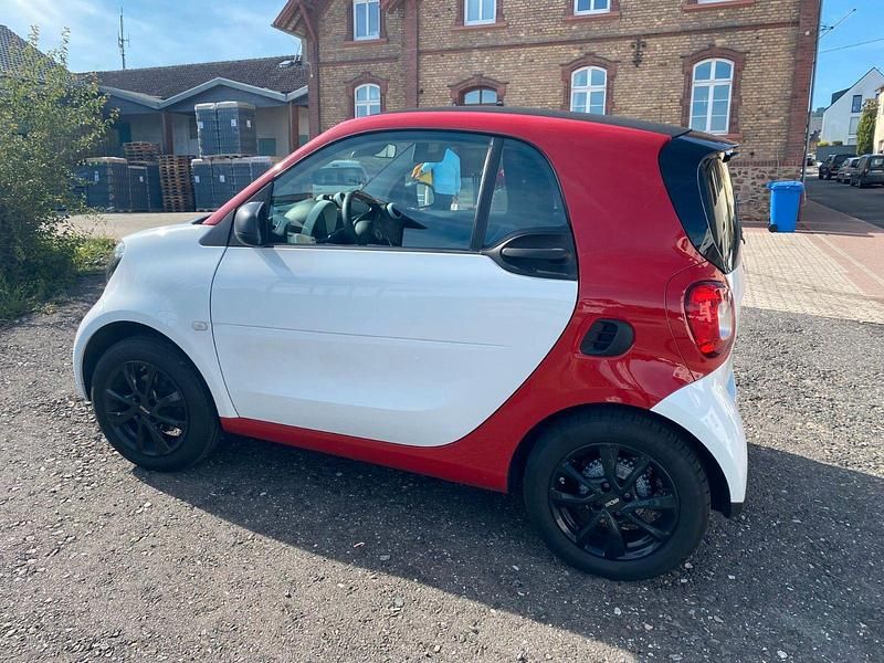 Schwarz Gebraucht 2017 Smart ForTwo Coupé Coupé | 9.200 € (Fairer Preis) - Bild 1/4