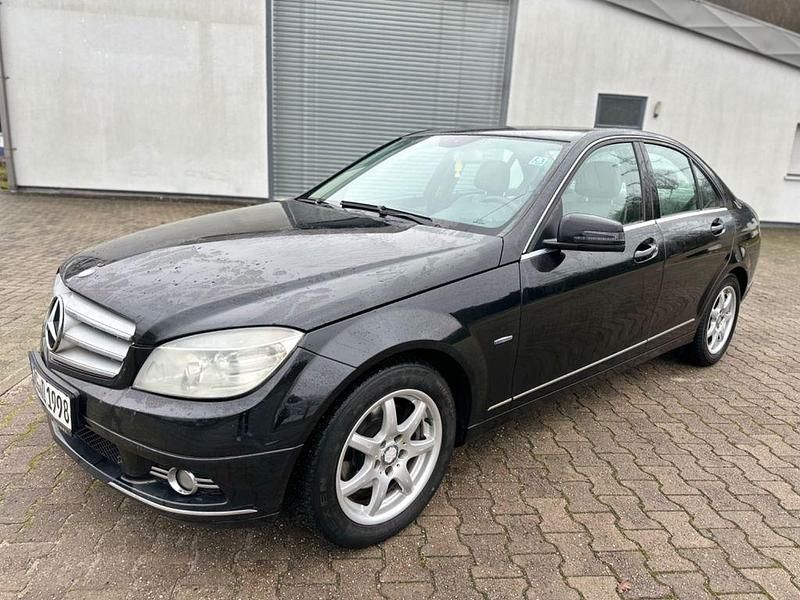 Schwarz Gebraucht 2010 Mercedes C200 Limousine | 2.990 € (Superpreis) - Bild 1/4