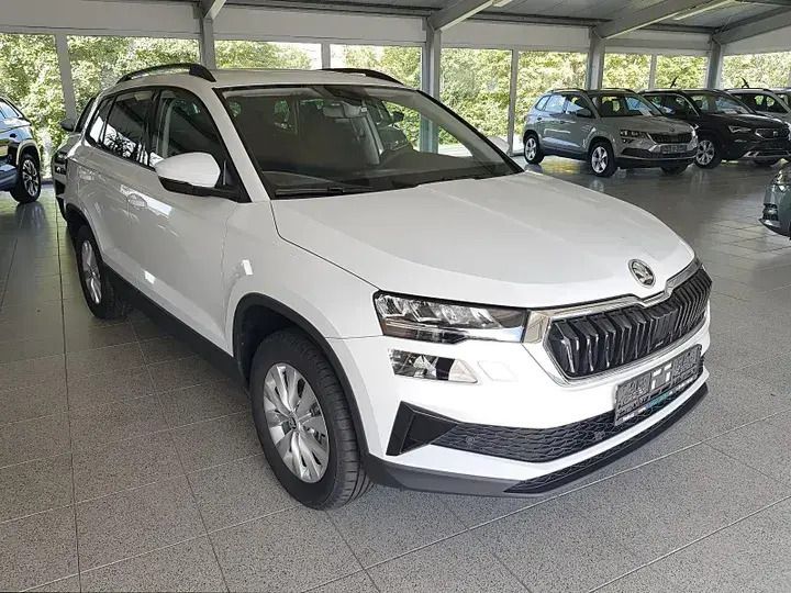 Grau, graphitegrau metallic (5x) Gebraucht 2024 Skoda Karoq Ambition SUV | 29.290 € (Guter Preis) - Bild 1/1