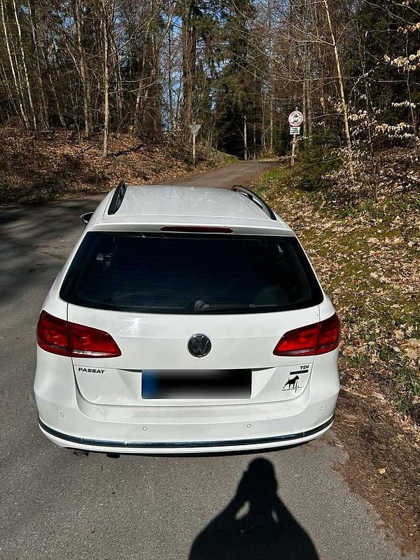 Gebraucht VW Passat Comfortline 105 PS (77 kW) 2012 Weiß Kombi