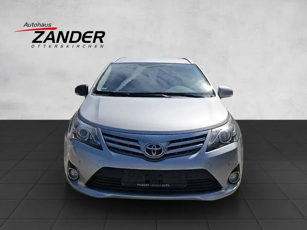 Gebraucht Toyota Avensis Edition 150 PS (110 kW) 2014 Silber Kombi