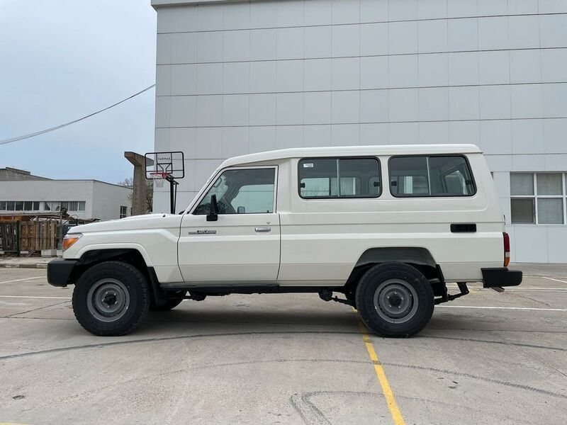 Gebraucht Toyota Land Cruiser 131 PS (96 kW) 2024 Weiß SUV