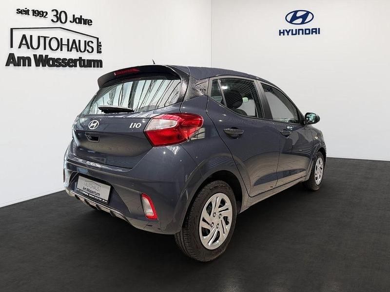 Gebraucht Hyundai i10 Select 63 PS (46 kW) 2024 Aurora grey / met Kleinwagen