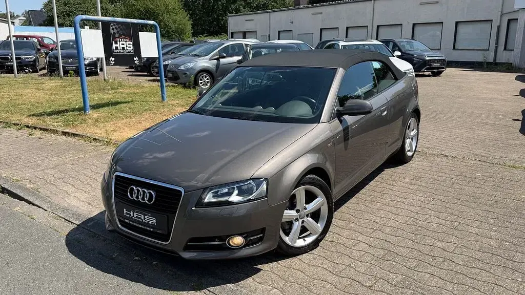 Gebraucht Audi A3 Cabriolet S-Line 125 PS (91 kW) 2012 Grau Cabrio