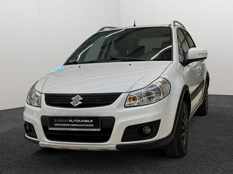 Gebraucht Suzuki SX4 120 PS (88 kW) 2015 Weiß Kleinwagen