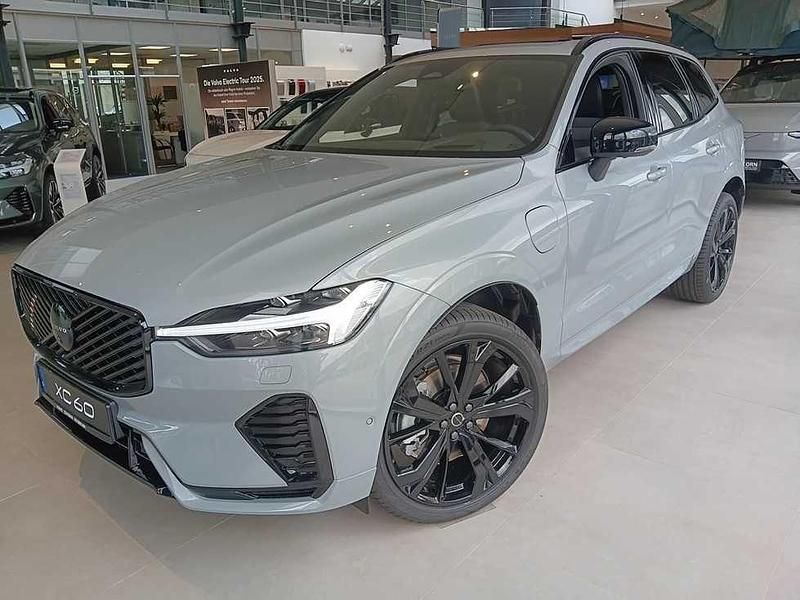 Neu Volvo XC60 Plus 455 PS (334 kW) 2025 Vapour grey SUV