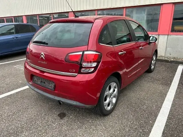Gebraucht Citroën C3 PureTech 82 PS (60 kW) 2016 Lackierung rot rubi/metallicl Limousine
