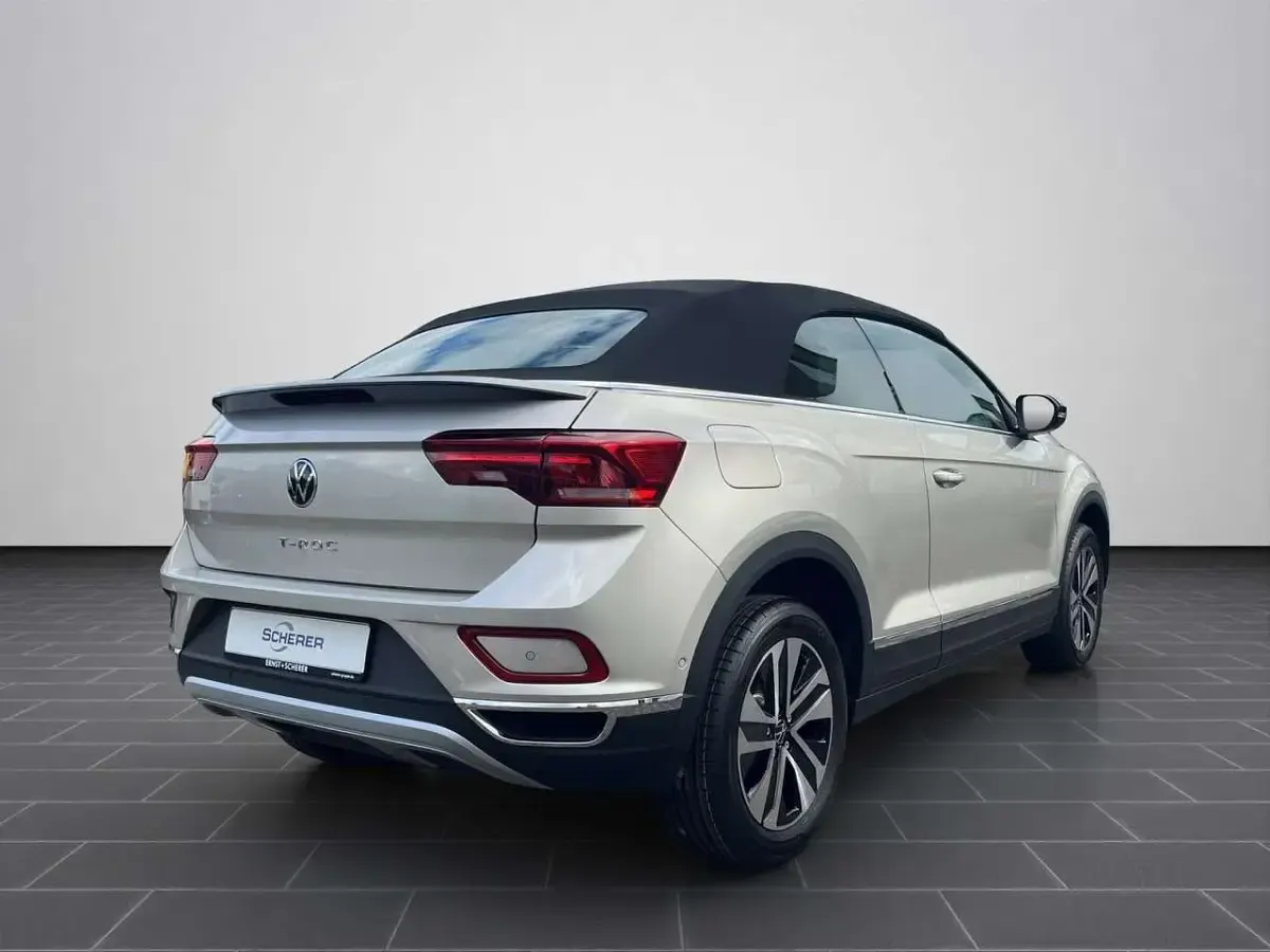 Gebraucht VW T-Roc 116 PS (85 kW) 2026 Ivory silver metallic / schwar SUV