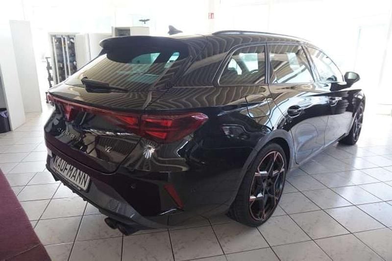 Gebraucht Cupra Leon VZ 333 PS (244 kW) 2025 Mitternachtsschwarz Kombi