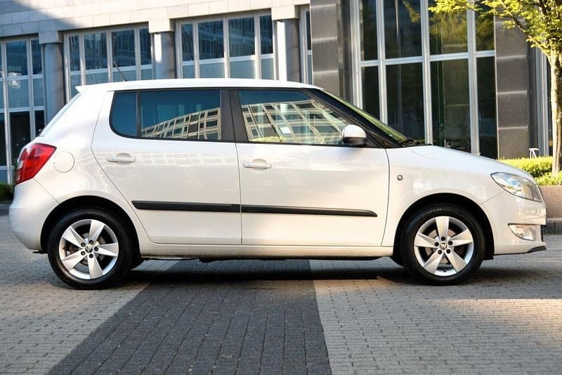 Gebraucht Skoda Fabia Fresh 86 PS (63 kW) 2014 Weiß Limousine
