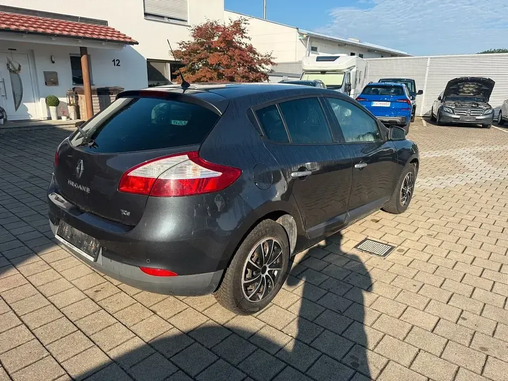 Gebraucht Renault Mégane Dynamique 131 PS (96 kW) 2009 Grau Limousine