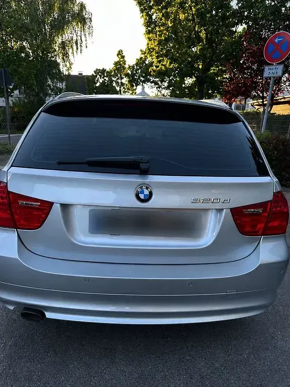 Gebraucht BMW 320 184 PS (135 kW) 2010 Silber Kombi