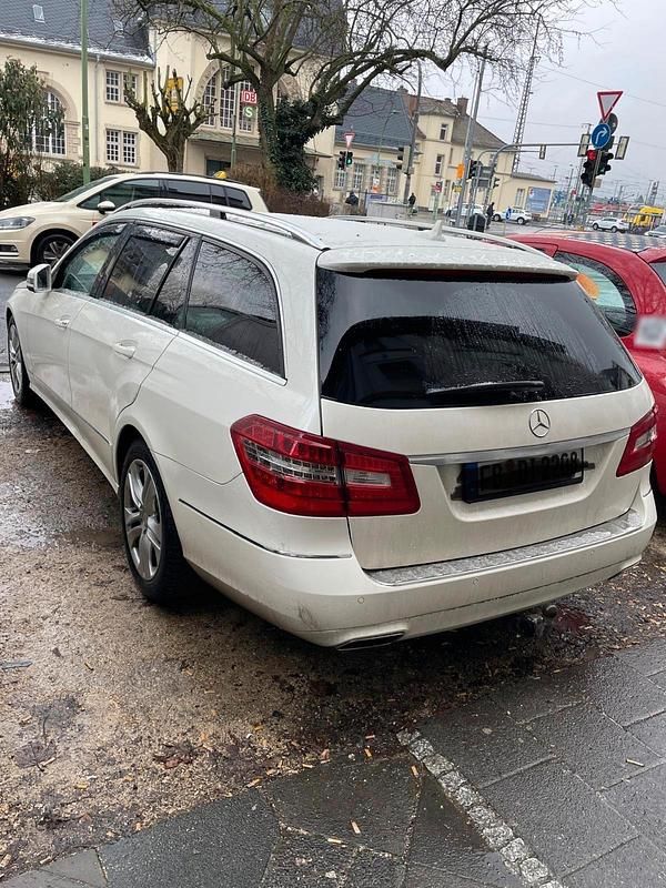 Gebraucht Mercedes E300 231 PS (169 kW) 2012 Weiß Kombi