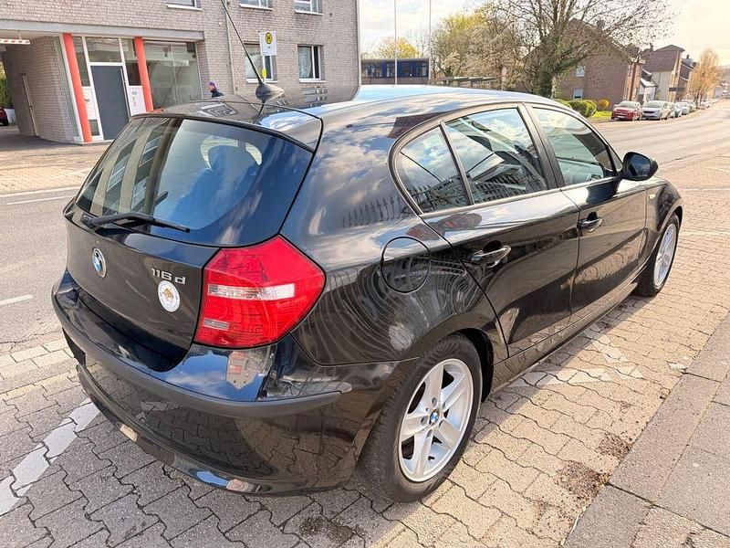 Gebraucht BMW 116 Advantage 116 PS (85 kW) 2011 Schwarz Kleinwagen