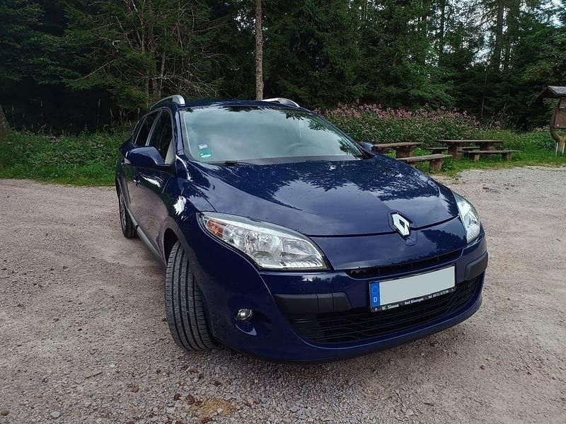 Gebraucht Renault Mégane III Dynamique 110 PS (80 kW) 2009 Blau Limousine