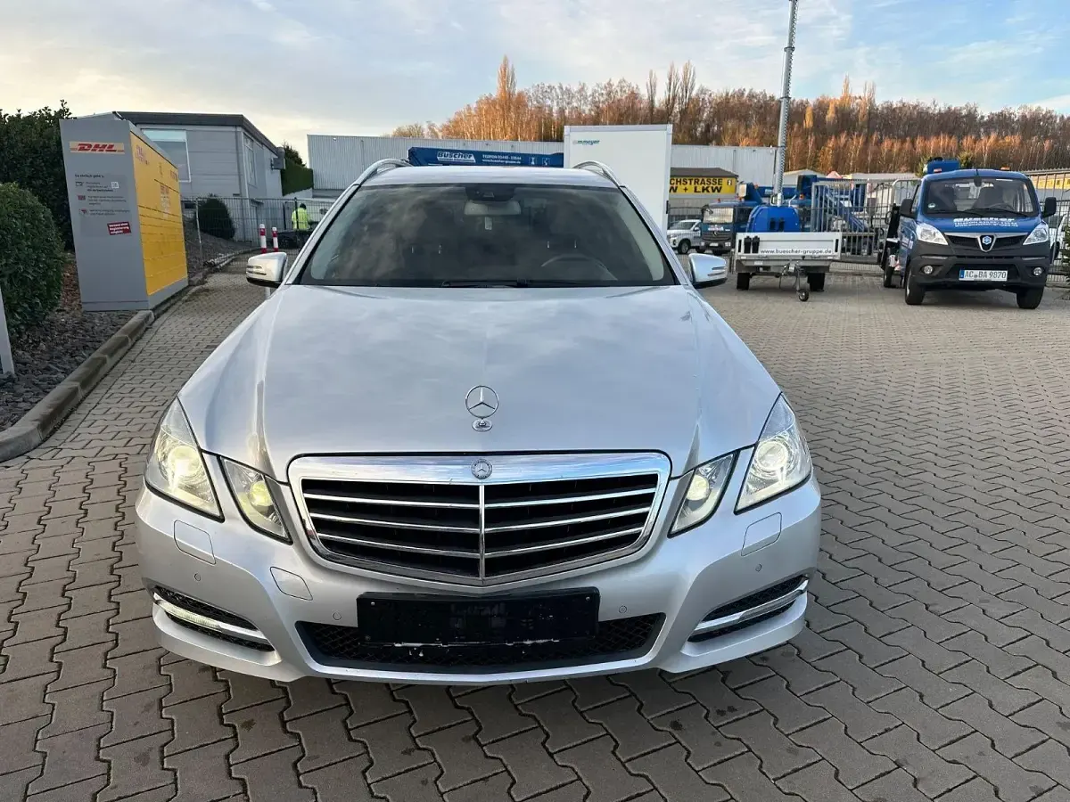 Gebraucht Mercedes E220 170 PS (125 kW) 2010 Silber Kombi