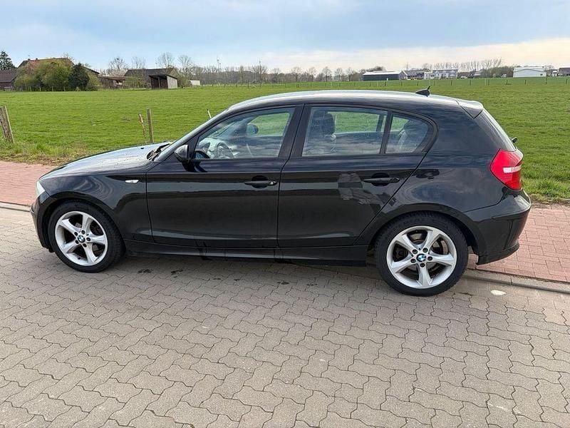 Gebraucht BMW 118 143 PS (105 kW) 2007 Schwarz Kleinwagen