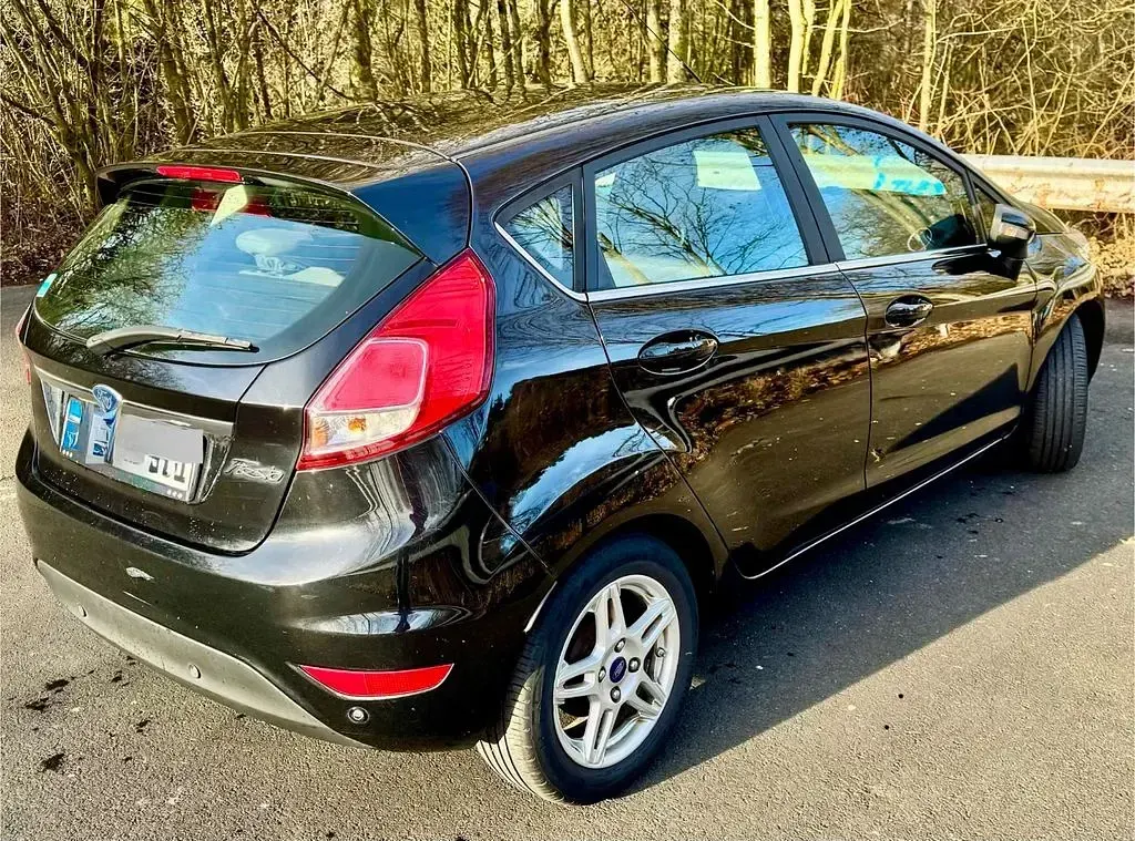 Gebraucht Ford Fiesta Titanium 95 PS (69 kW) 2015 Schwarz Kleinwagen
