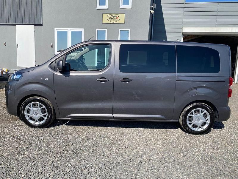 Grau Gebraucht 2016 Citroën Spacetourer Van | 17.690 € (Teuer) - Bild 1/4