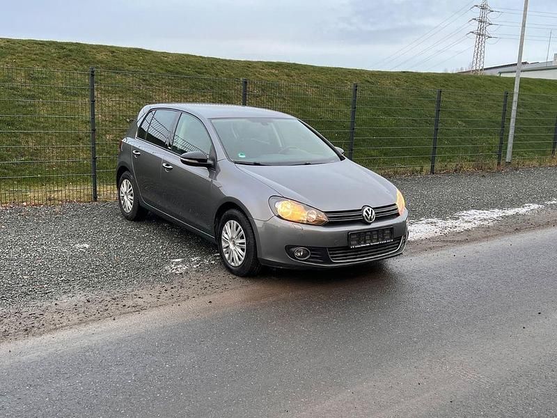 Grau Gebraucht 2011 VW Golf VI Style Limousine | 3.999 € (Superpreis) - Bild 1/4