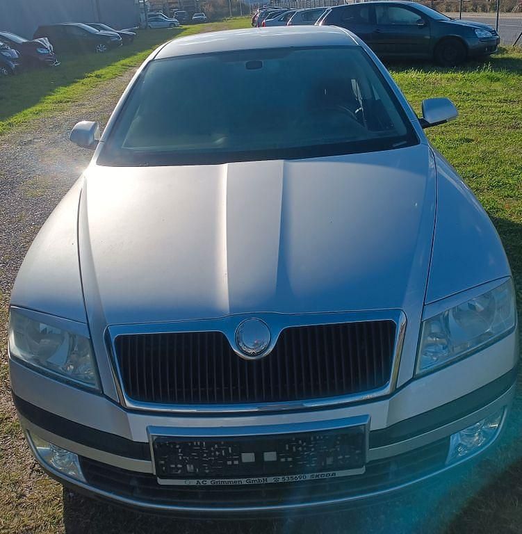 Silber Gebraucht 2006 Skoda Octavia Elegance Limousine | 950 € (Superpreis) - Bild 1/4